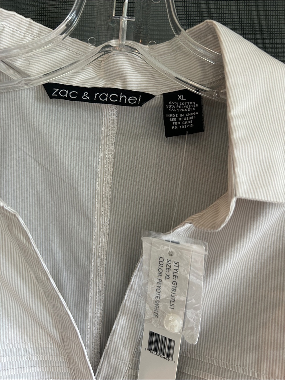 Ladies blouse - Picture 2 of 4